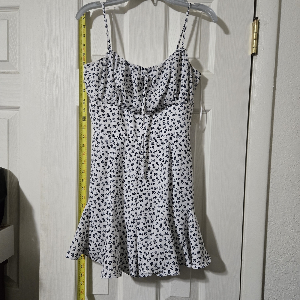 Mi Ami Romper Womens Size XS White Blue Franchescas Floral Croquet Whimsy Micro